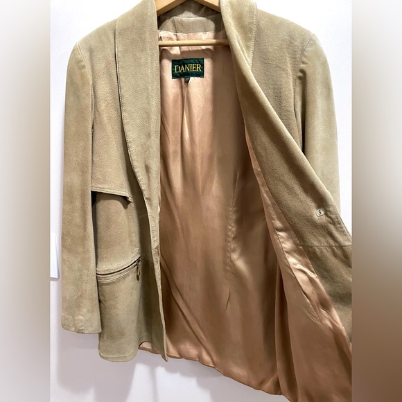 Danier suede jacket XS/S. - Picture 3 of 5